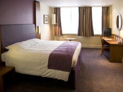 Premier Inn London City Exterior photo